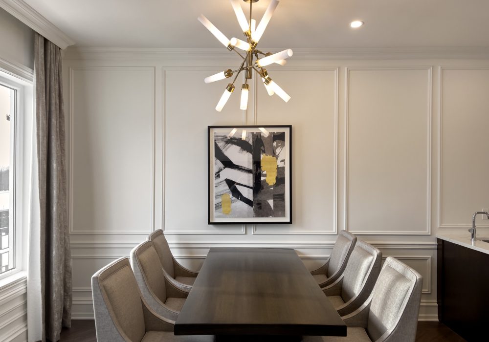 Chateau Grande Hotel Dining table